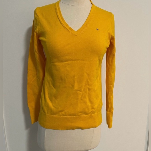 Tommy Hilfiger V-Neck Sweater Size Medium Yellow - Picture 4 of 6